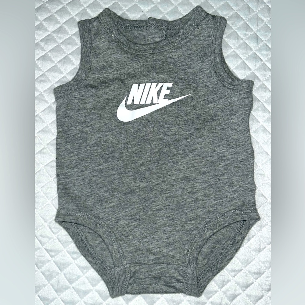 Nike Infant Boys Gray One Piece Sleeveless w/ Front White Logo Size 3 months